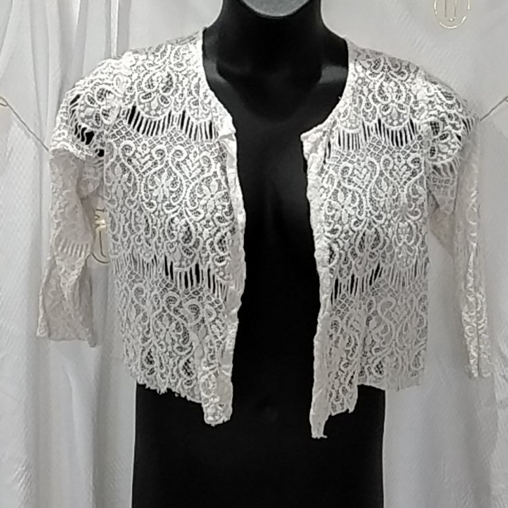 Sans Souci Lace Cropped Cardigan